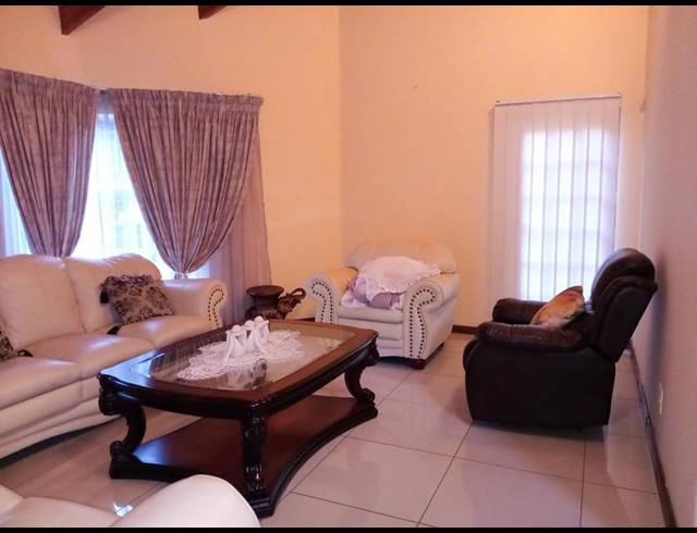 3 BEDROOM HOUSE FOR SALE IN VANDERBIJLPARK SE 3